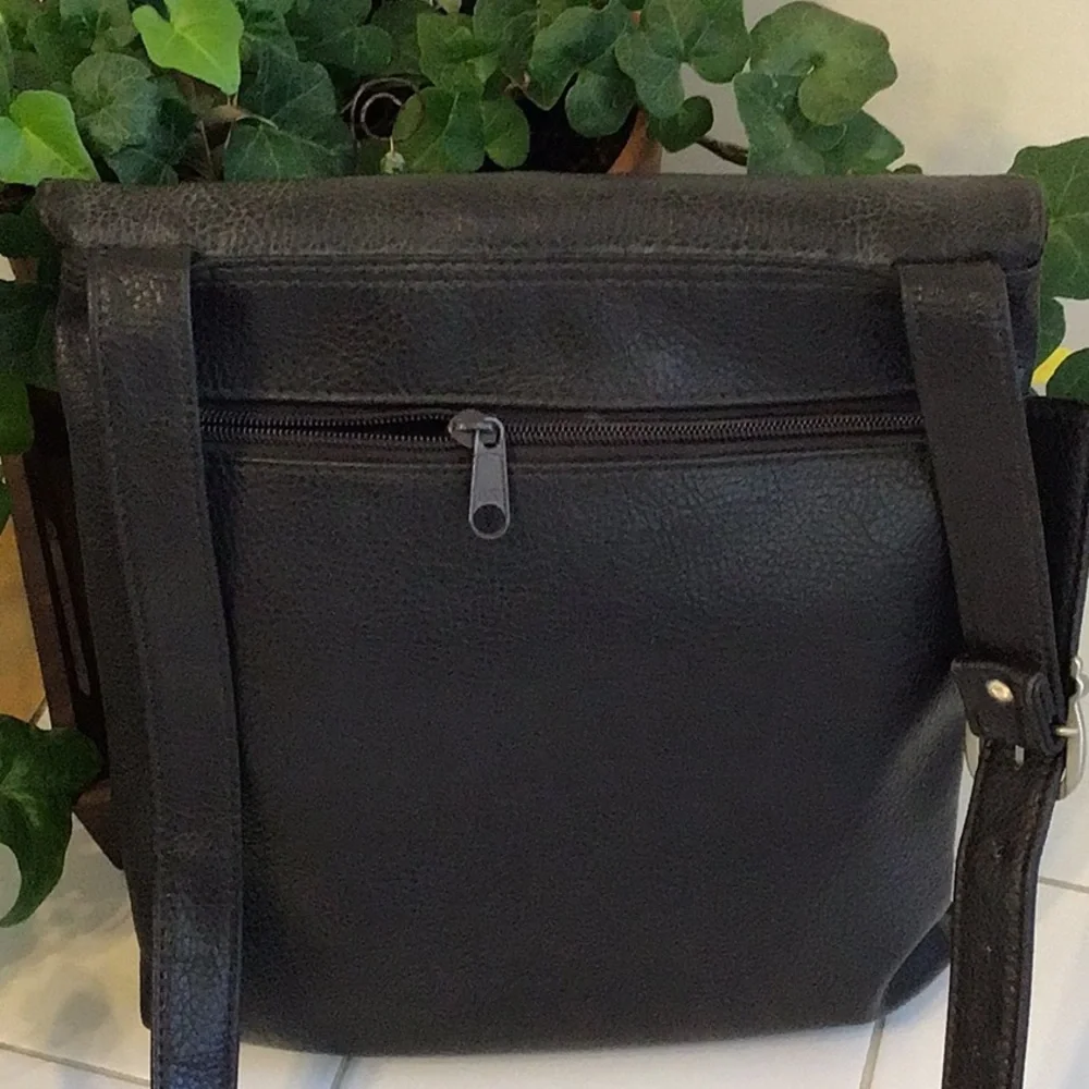 ‘Unlisted by Kenneth Cole’ Messenger Bag